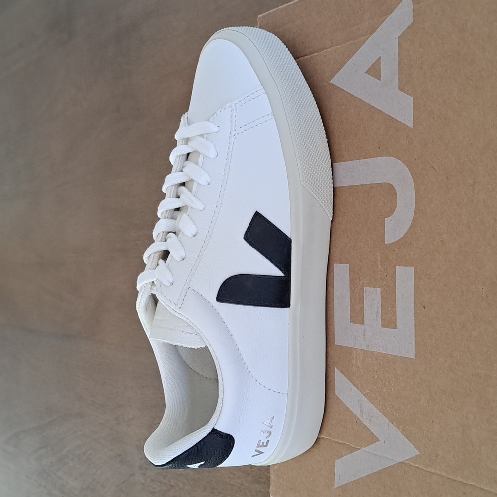 Veja White and Black Women's Sneakers - Never Worn